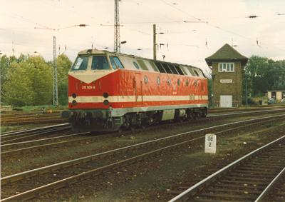 Diesel locomotive BR 119 "Kramermütze" with new locomotive shell<br /><a href='images/pictures/Tillig/02780.jpg' target='_blank'>Full size image</a>